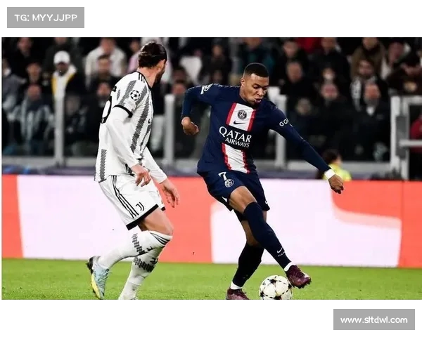 曼联与拜仁争夺乌加特，巴黎中场预计今夏离队(曼联主场不敌巴黎)