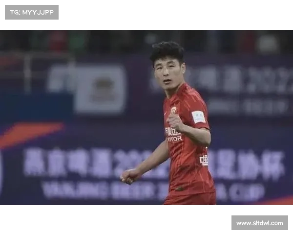 武磊谈国安战术：积极进攻与防守反击的对比分析(武磊国家队踢什么位置)