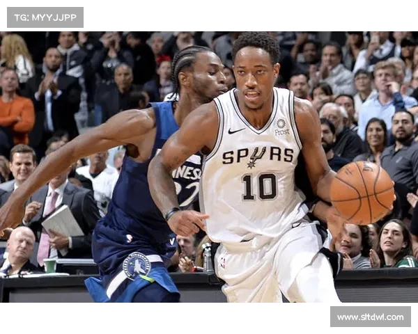 魔术师谈克拉克·里斯与伯德的关系:他值得向“大鸟”请教心得 魔术师谈克拉克·里斯与伯德的关系:他值得向“大鸟”请教心得