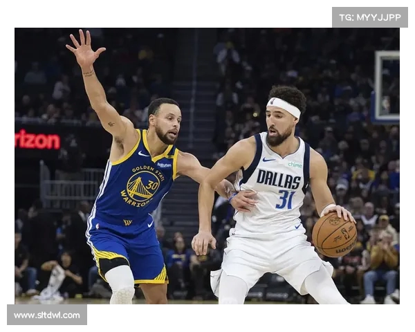 世界级待遇与年轻才俊：为何克莱选择加入独行侠的背后故事(克莱怎么了)